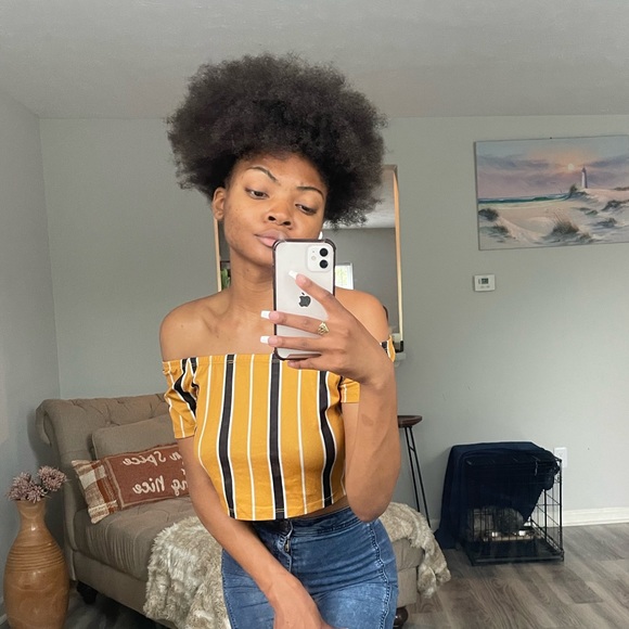 Mellow Yellow Off Shoulder Croptop - Picture 1 of 9